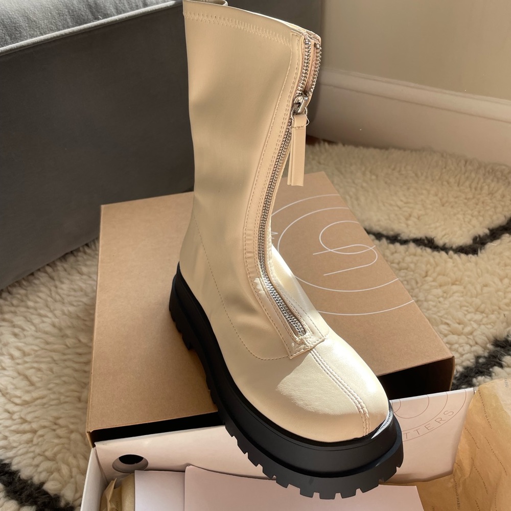 UO Zola Zip Up Boot in creamy white, Sz 39